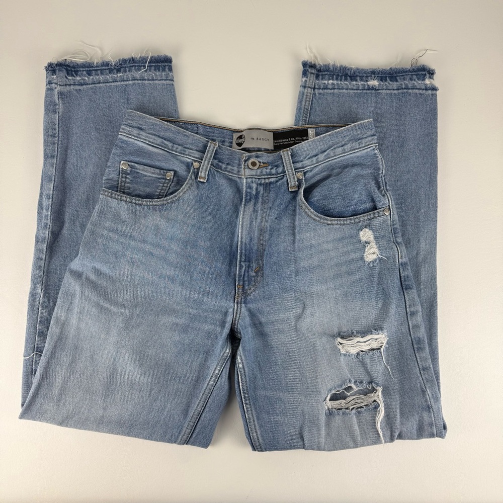Vintage Levi’s Silvertab ’94 Baggy Jeans – Distressed Light Wash Denim